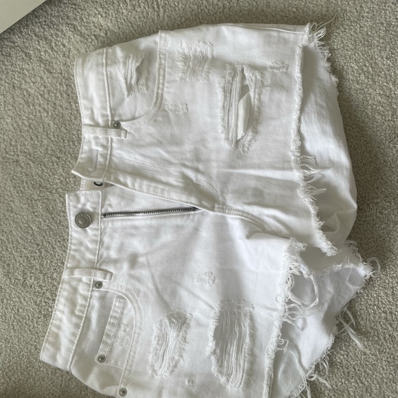 COMFORTABLE white ripped denim shorts, never worn - Picture 3 of 3